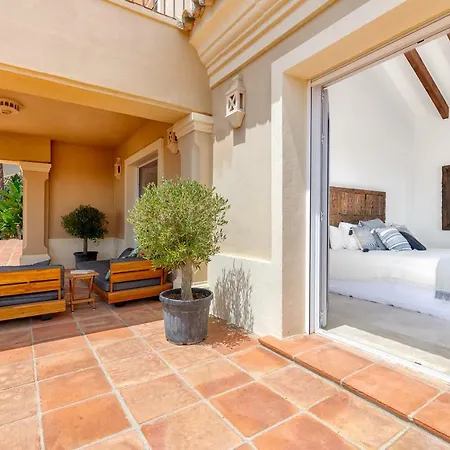 Villa Los Monteros
