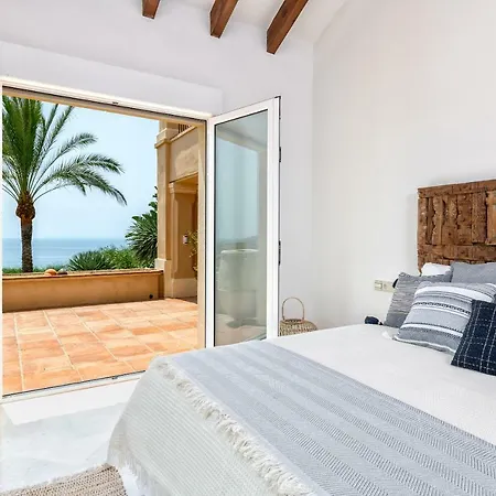 Villa Los Monteros